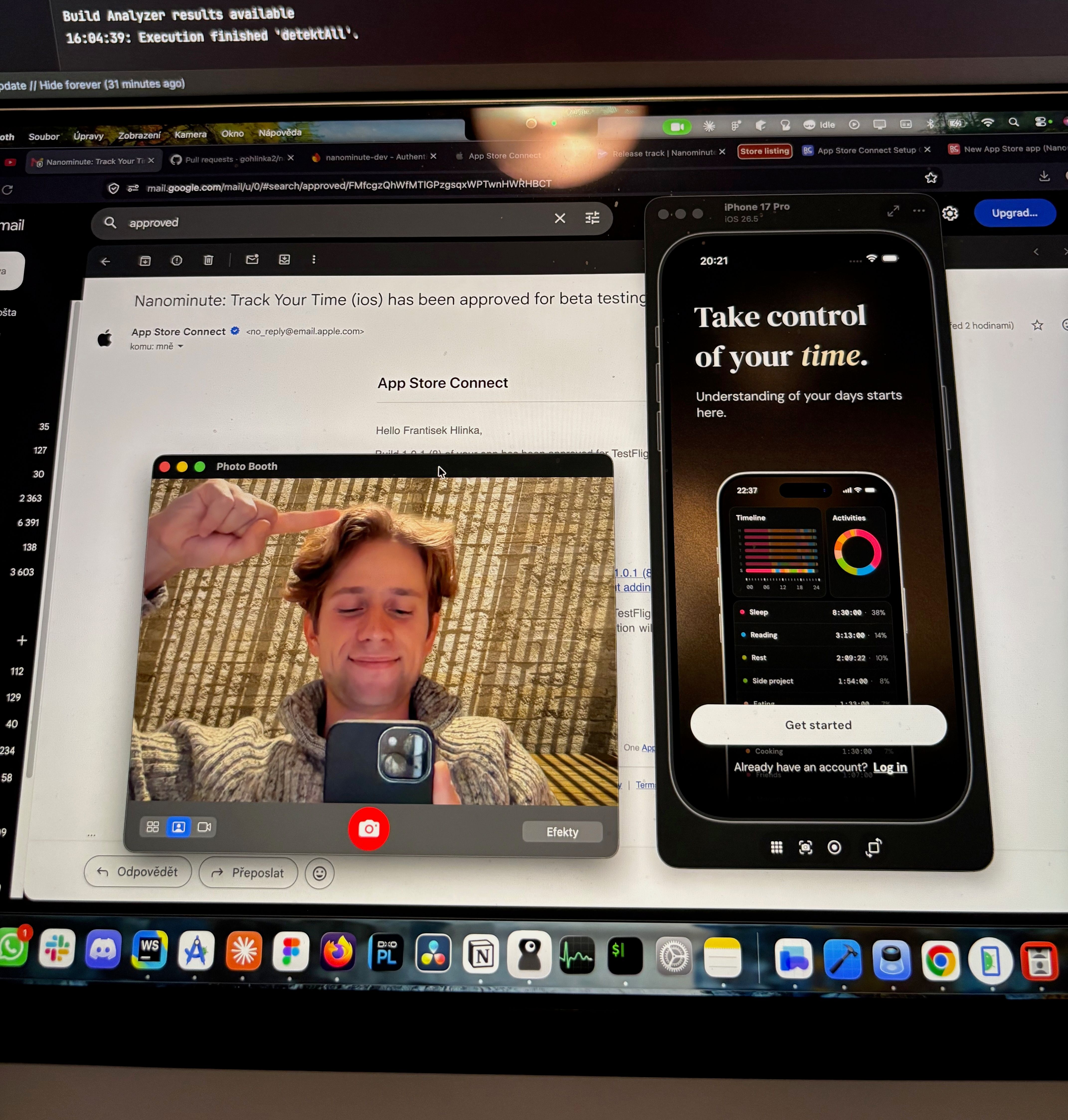 An early testing version of Nanominute on a phone